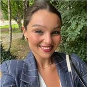 Étudiante en dernière année de master - possédant un bac scientifique section européenne anglais